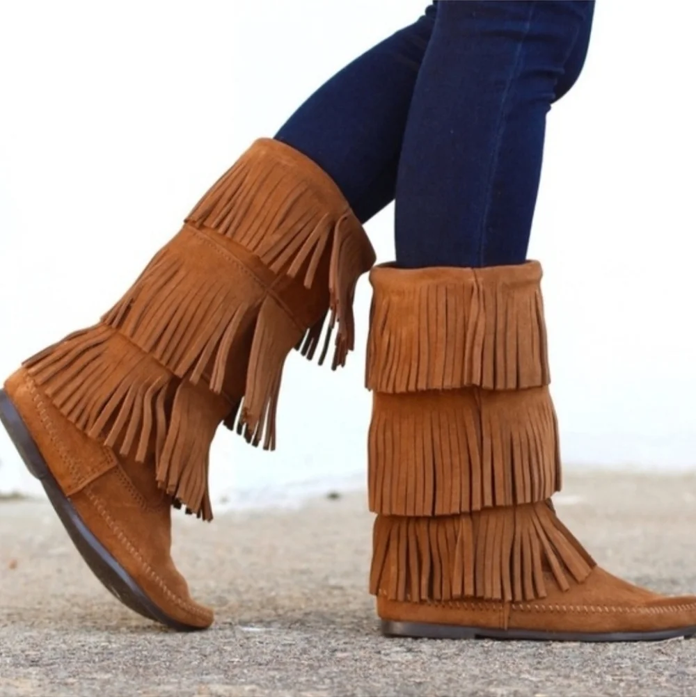 Minnetonka Brown 3 Tier Fringe Suede Boots, Women's 6 Hippie Boho Festival